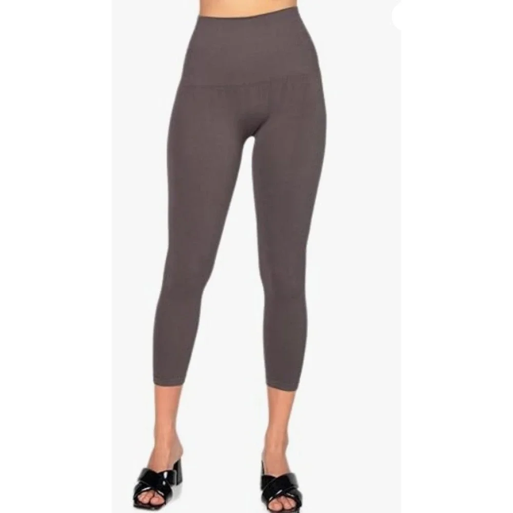 Set of M. Rena High Waisted Seamless Leggings NWT & Capris Dk. Gray Med. - Picture 2 of 13
